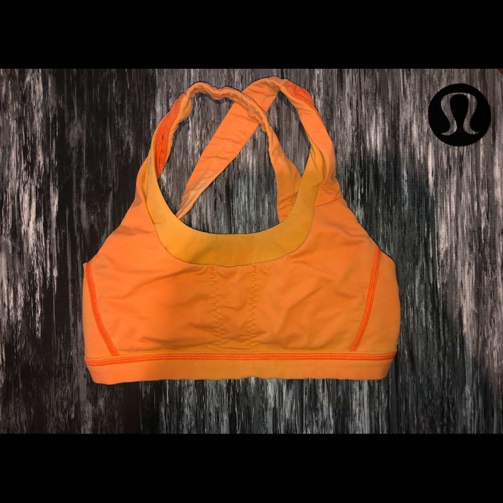Well-Loved LuluLemon Sports Bra “Stuff your Stuff”